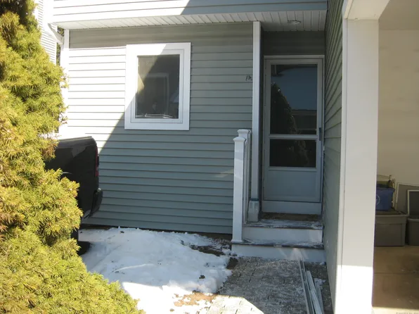 14 Glen Ridge #14, Wilton, CT 06897