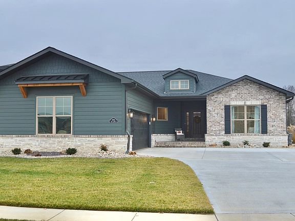 3rd image of 1201 E Wesley Dr