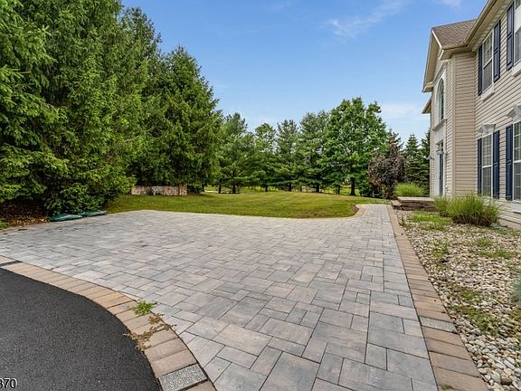 3rd image of 209 Kuhl Rd
