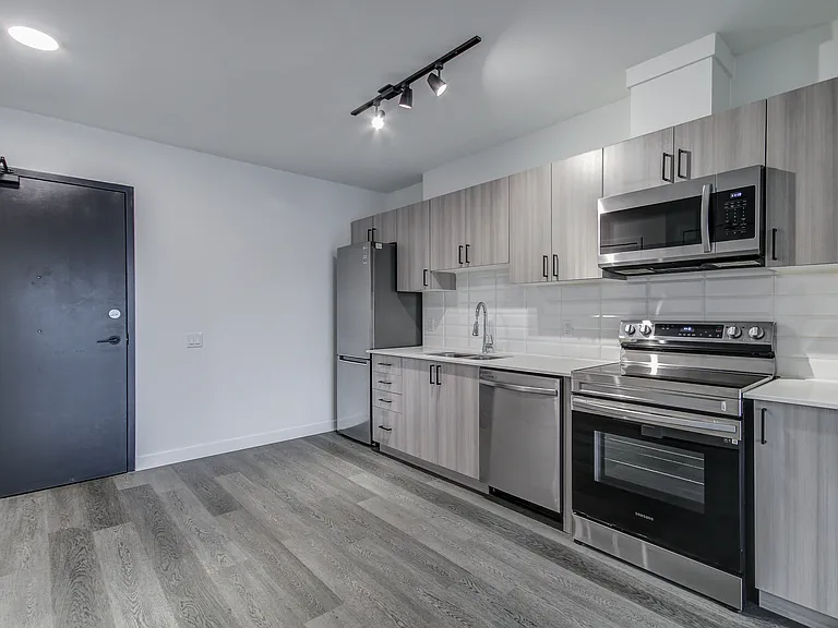 388 King St E #410 — Photo 15