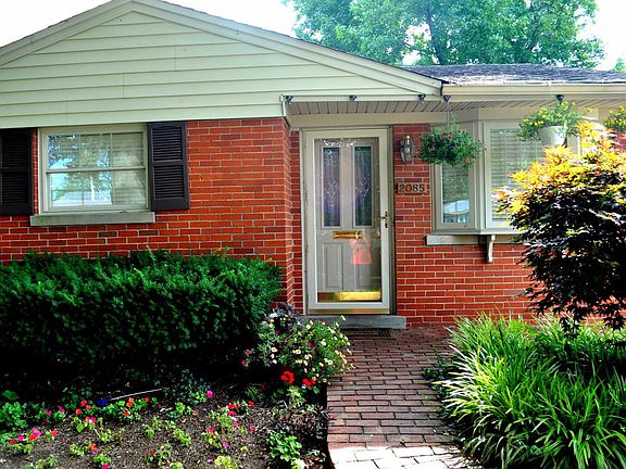 3rd image of 2085 Saint Teresa Dr