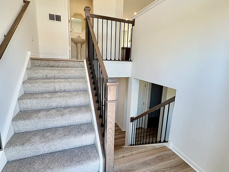 25752 W Yorkshire Dr — Photo 2