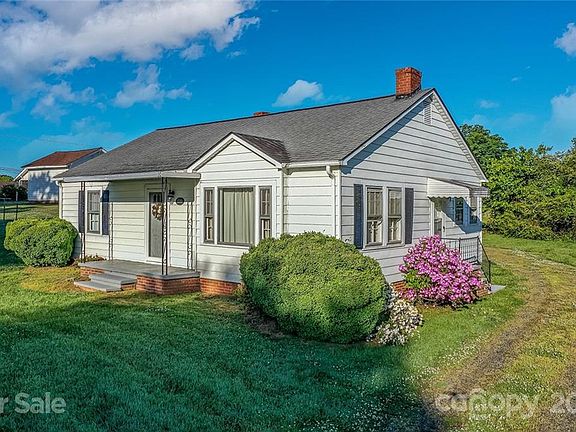 4th image of 500 Mountain View Dr