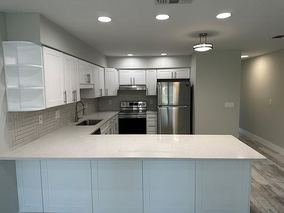 5th image of 444 50th Ave N #444