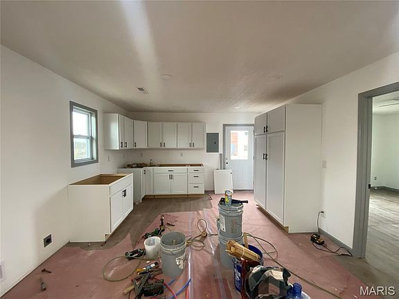 3rd image of 103 S Main St
