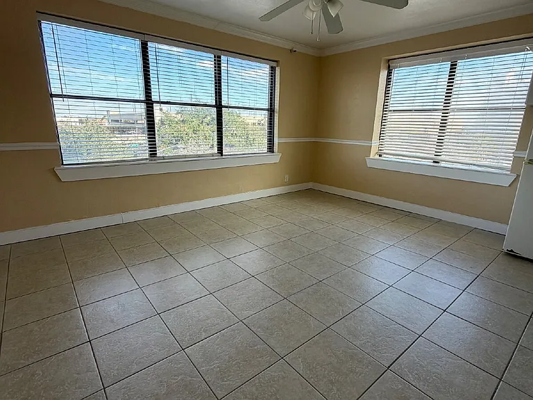 311 W Ashley St #302 — Photo 1