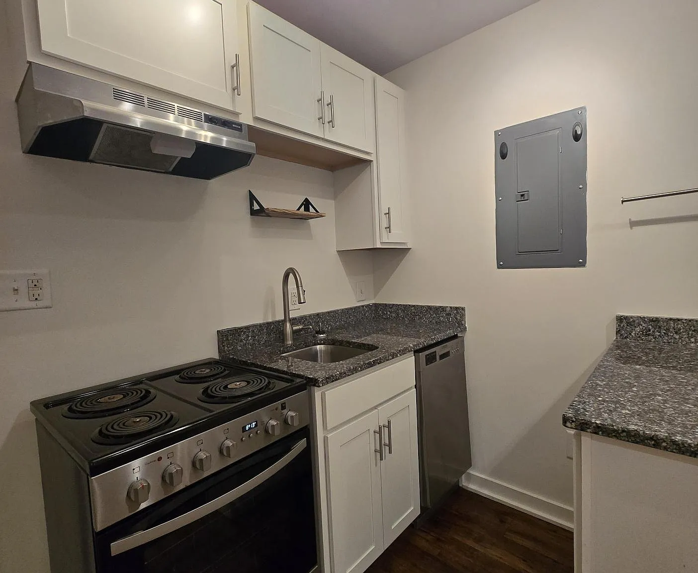718 S 5th Ave — Photo 2