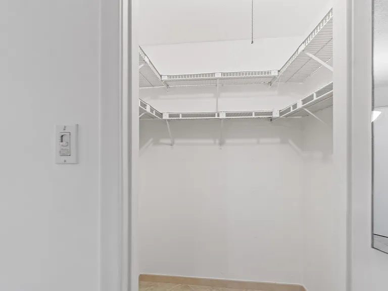 2615 NE 1st Ct #303 — Photo 32