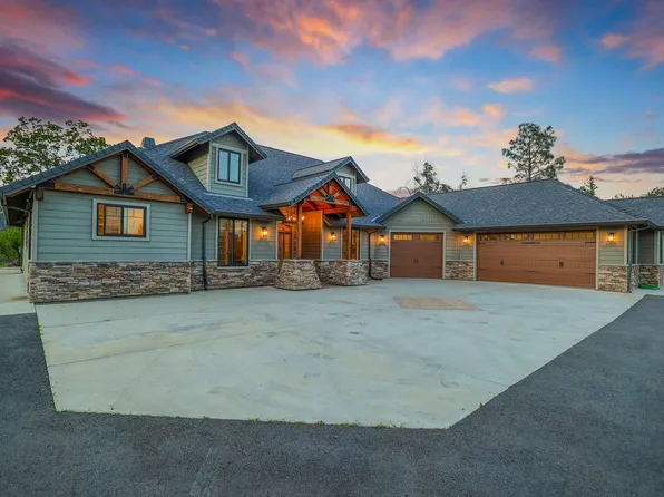 15382 Middletown Park Dr, Redding, CA 96001