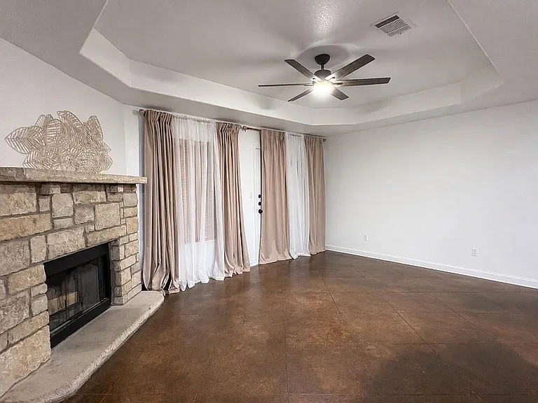 430 N Summit Ridge Dr — Photo 3