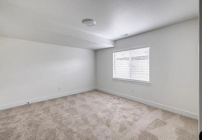 1456 N 3920 W — Photo 24