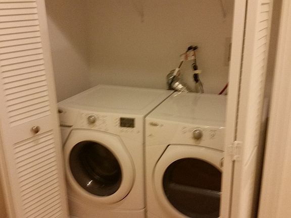 2nd image of 2350 W Byron St #02