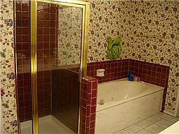 4th image of 912 Haverstraw Pl #1