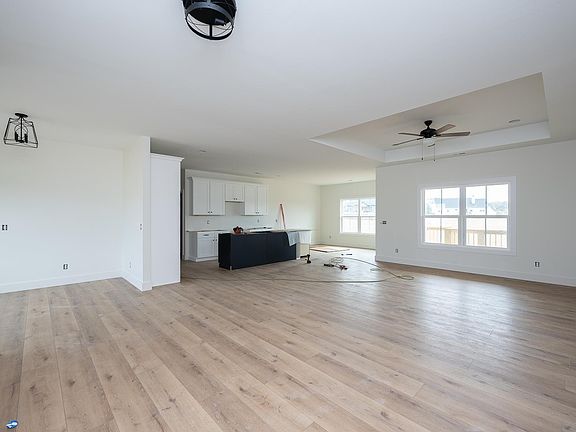 4th image of 517 Hillview Knoll Ln