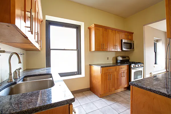 Rented by Landmark Manhattan Realty Corp | media 16