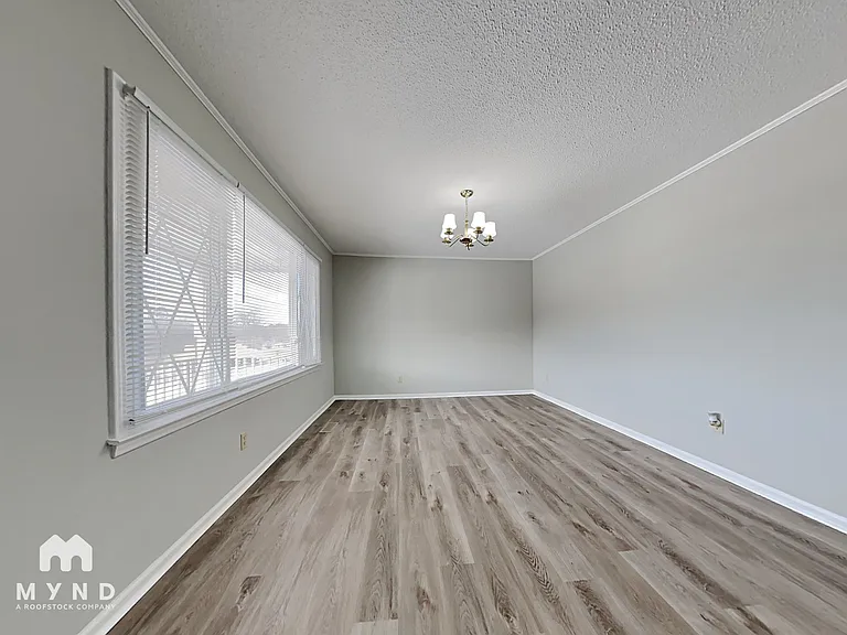 1708 N New Hope Rd — Photo 4
