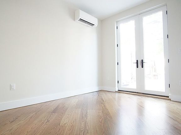 2nd image of 291 Fenimore St #2B