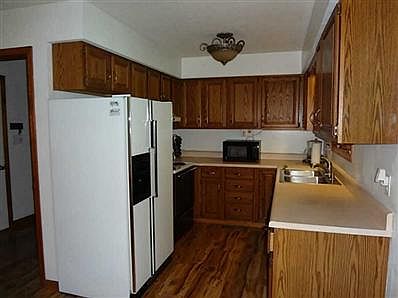 5th image of 1222 Sycamore Dr