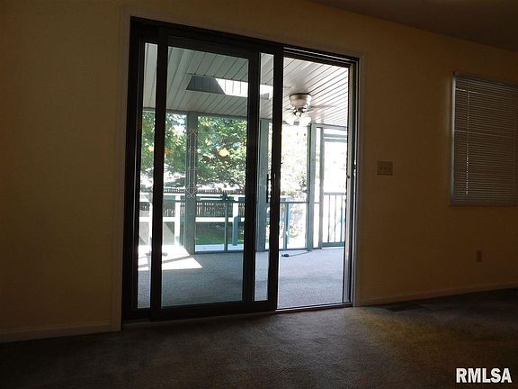 4th image of 650 University St