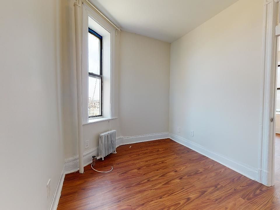 2nd image of 642 E 14th St #19A