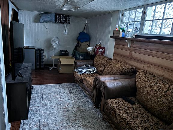 4th image of 1135 NE B St
