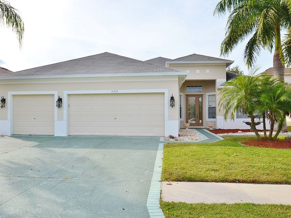 1st image of 11719 Grove Arcade Dr