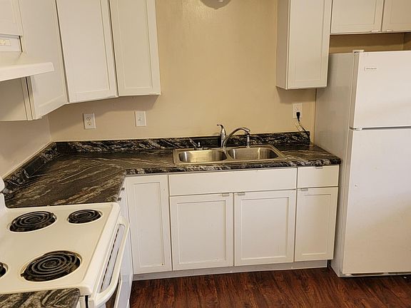 3rd image of 724 Marshall Ave