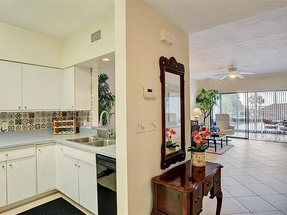 4th image of 6232 N Mirror Lake Dr Unit 620