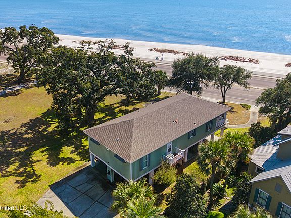 2nd image of 954 E Beach Blvd