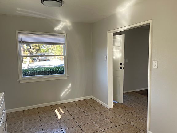 5th image of 1835 E Cooley Ave