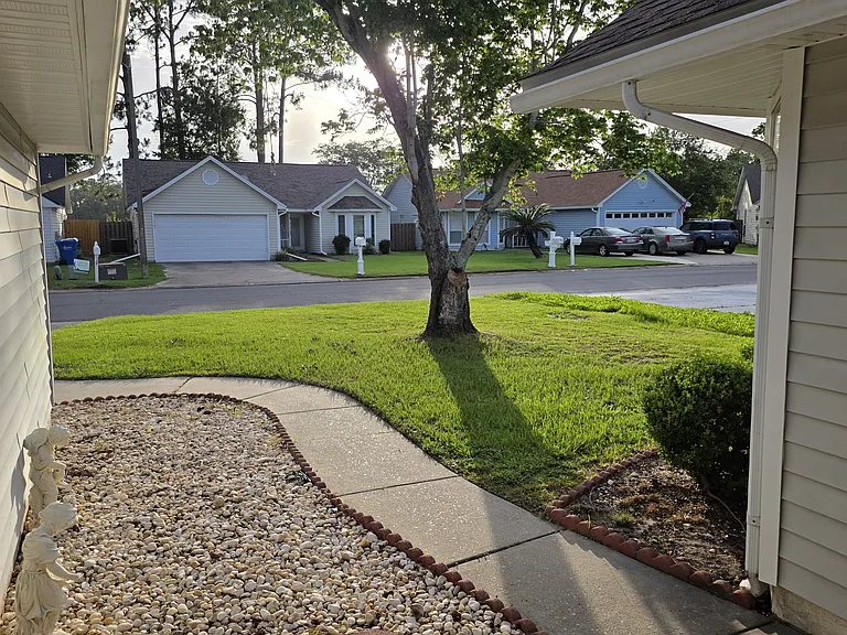 139 Heritage Cir — Photo 3