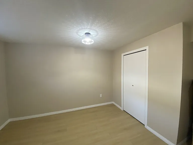 723 Royal Ct NW #T34X5 — Photo 8