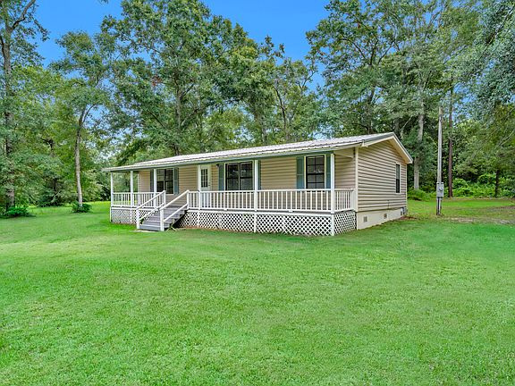 3rd image of 12556 Woodland Dr