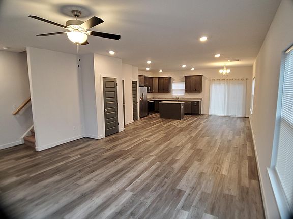 3rd image of 4519 Josephine Ln