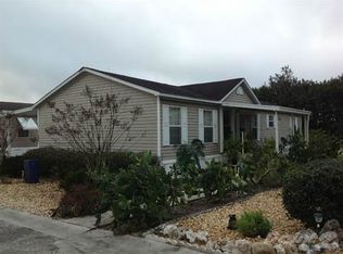 141 Wildwood Ln, Thonotosassa, FL 33592