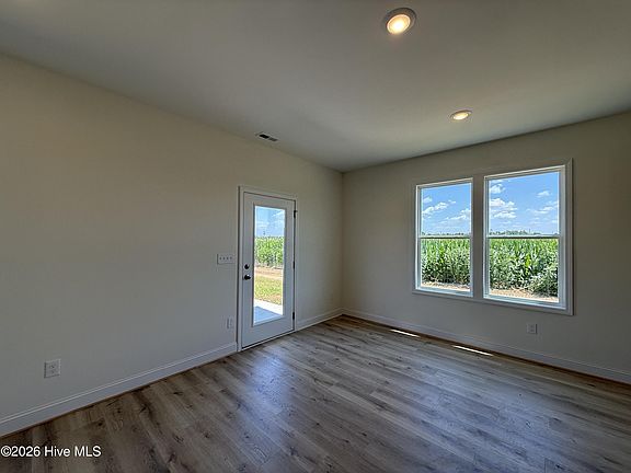 4th image of 145 Longfield Court