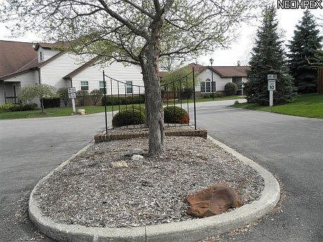 4th image of 5665 Gateway Ln #404