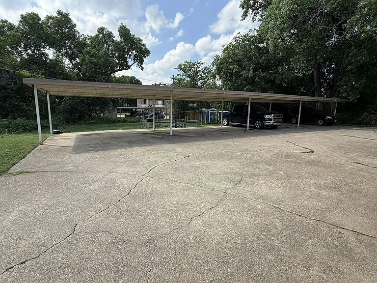 816 Betty Ct #B — Photo 16