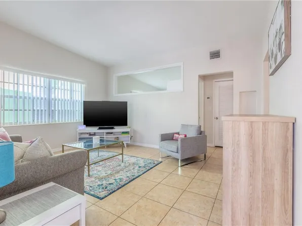 805 NE 17th Avenue #3, Fort Lauderdale, FL 33304