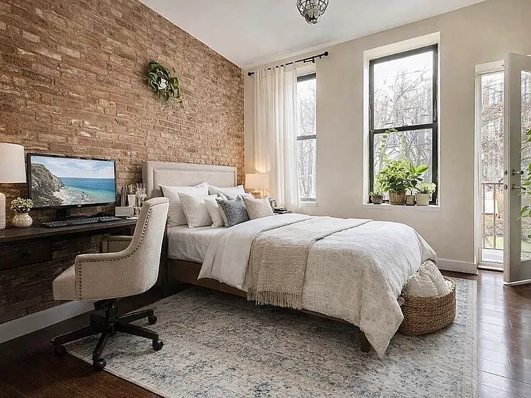 204 Starr St #2R — Photo 9