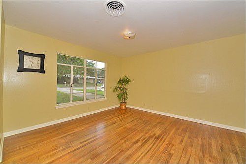 5th image of 511 Cicero Dr