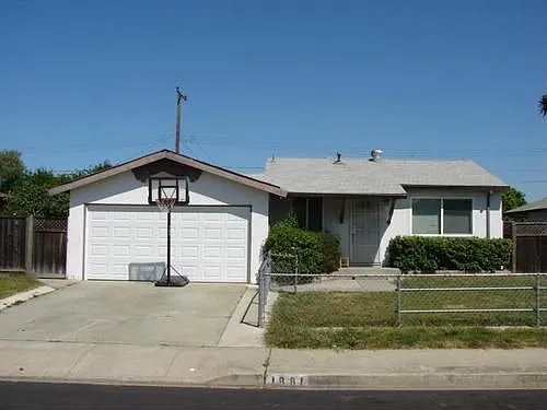 1881 Nelson Dr photo 1