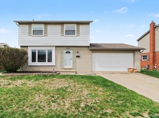 15648 Michael St, Taylor, MI 48180