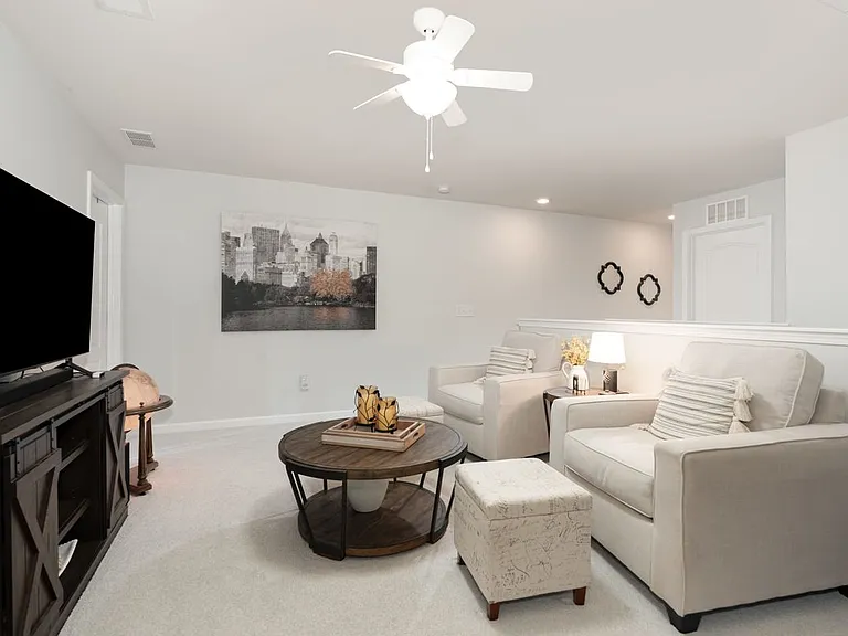 3021 Honeylocust Ln — Photo 13