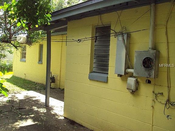 4th image of 7619 Ferrara Ave