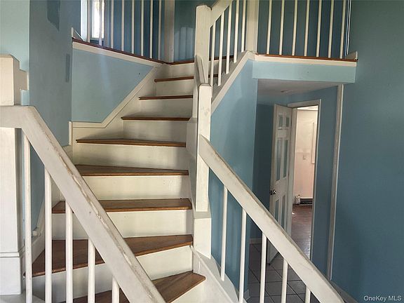 4th image of 6 Monterey Lane