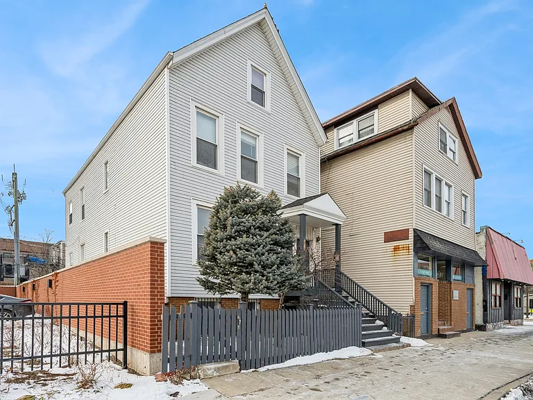 2818 N Ashland Ave #1 — Photo 2