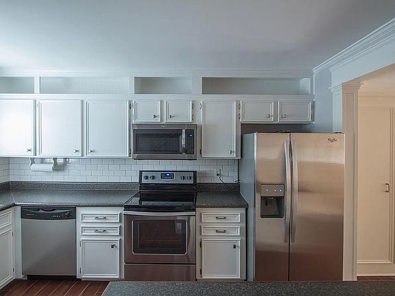 2nd image of 3000 Golden Rd APT 7