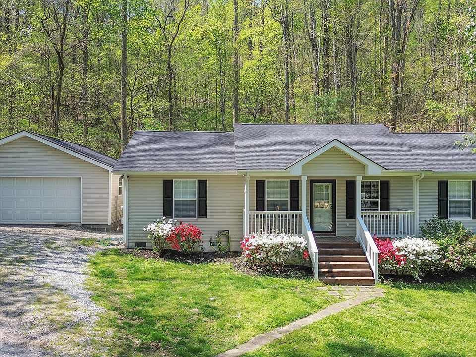 1st image of 626 Laurel Lake Cir