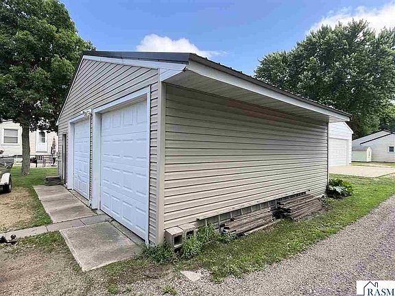 4th image of 708 10th St S